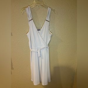 NWOT - Kensie White Wrap Dress Size M